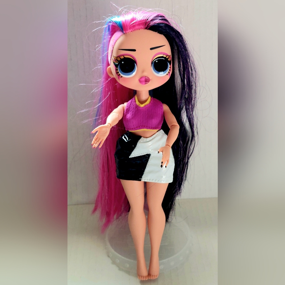 MGA  LOL Surprise OMG - MOVIE MAGIC Miss Direct Doll - 2019